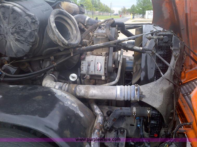 image for item H2079 1999 Freightliner Century Class semi truck