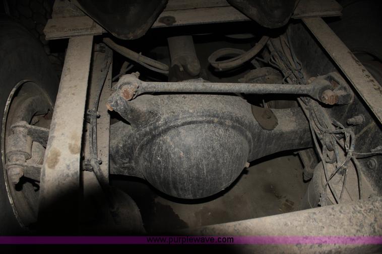 image for item H2079 1999 Freightliner Century Class semi truck