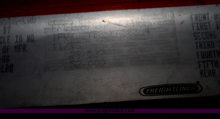 image for item H2079 1999 Freightliner Century Class semi truck