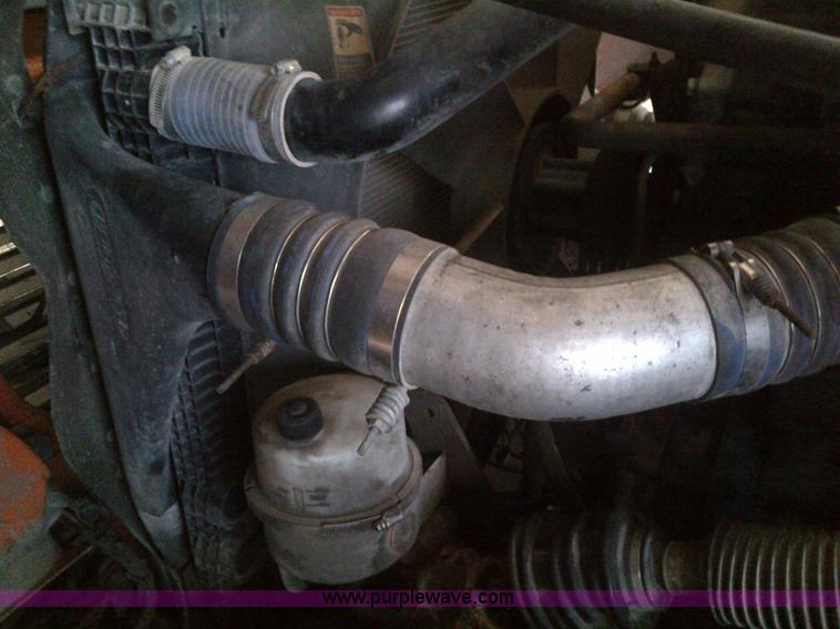 image for item H2079 1999 Freightliner Century Class semi truck