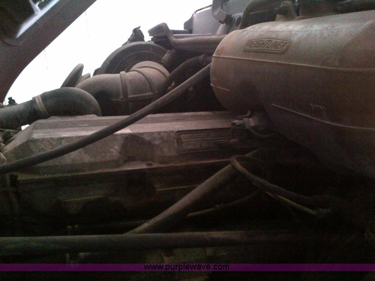 image for item H2079 1999 Freightliner Century Class semi truck