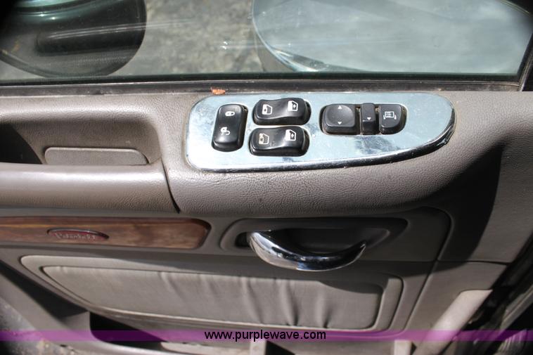 image for item H2080 2008 Peterbilt 389 semi truck