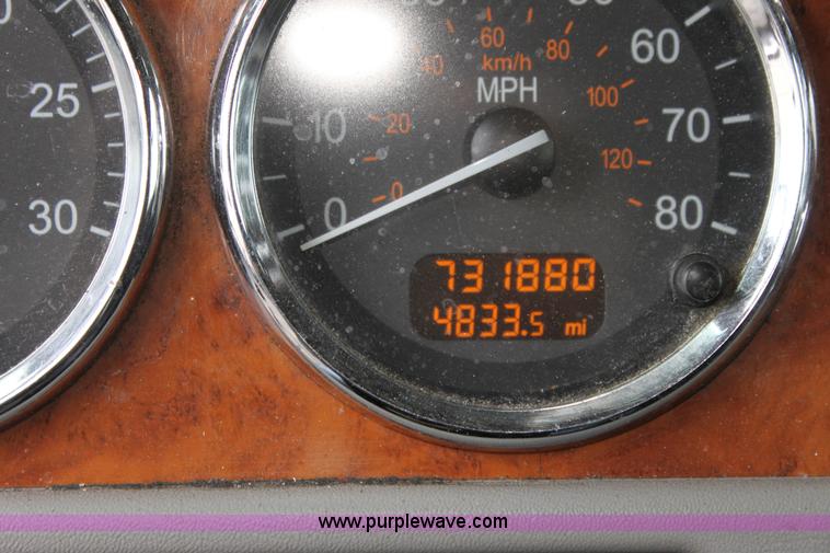 image for item H2080 2008 Peterbilt 389 semi truck