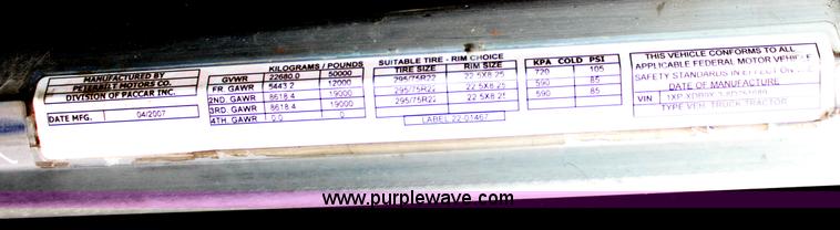 image for item H2080 2008 Peterbilt 389 semi truck