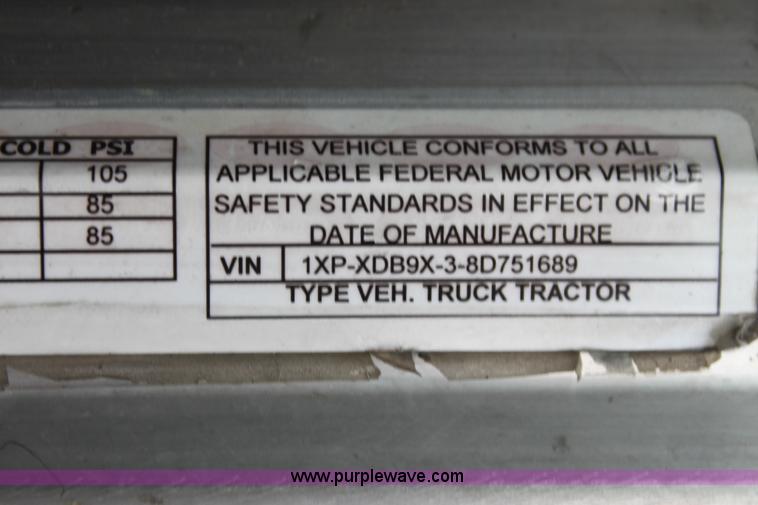 image for item H2080 2008 Peterbilt 389 semi truck