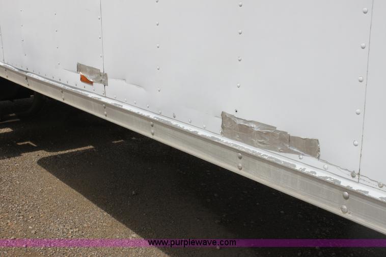 image for item H2083 2000 International 4700 box truck