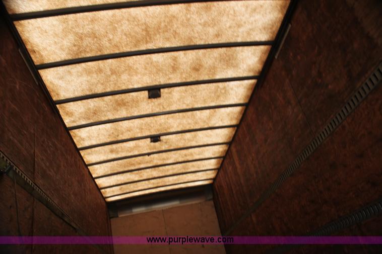 image for item H2083 2000 International 4700 box truck