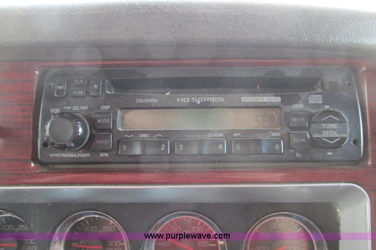 image for item H2130 2007 Kenworth T600 semi truck