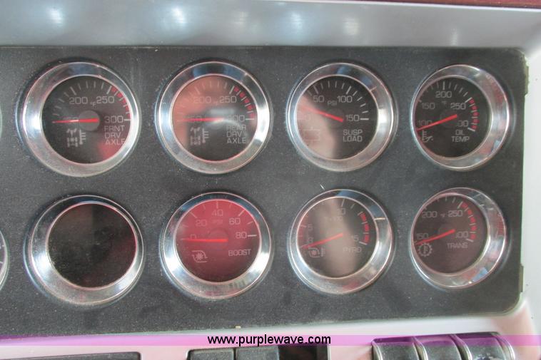 image for item H2130 2007 Kenworth T600 semi truck