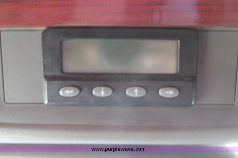 image for item H2130 2007 Kenworth T600 semi truck