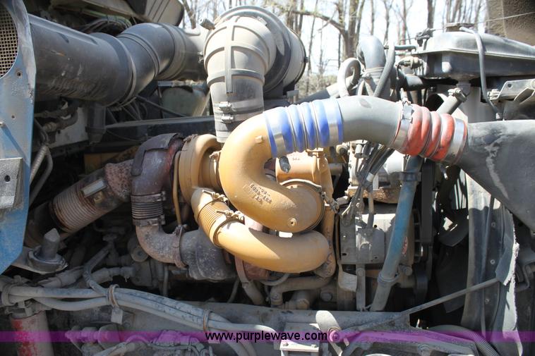 image for item H2130 2007 Kenworth T600 semi truck