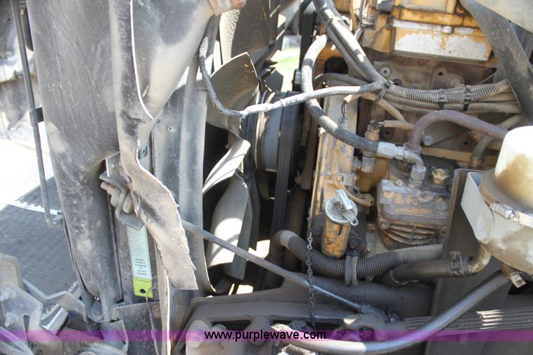 image for item H2130 2007 Kenworth T600 semi truck