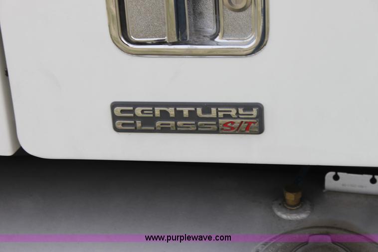 image for item H2178 2006 Freightliner ST120 semi truck