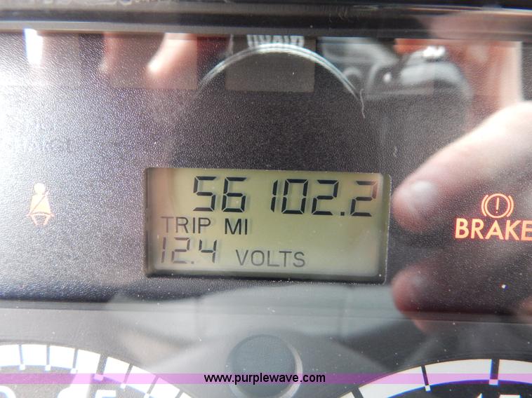 image for item H3454 2004 Freightliner Columbia semi truck