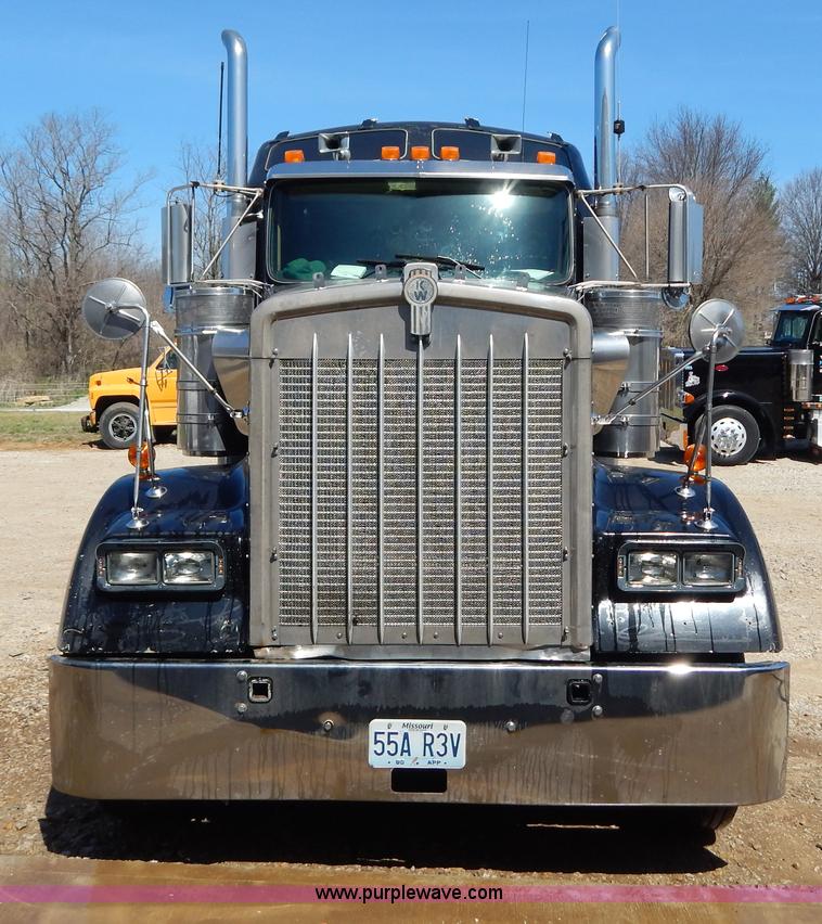 image for item H3459 1999 Kenworth W900 semi truck