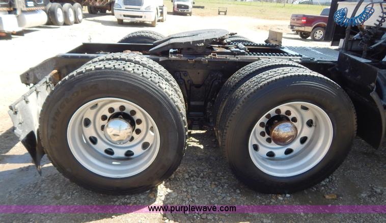 image for item H3459 1999 Kenworth W900 semi truck