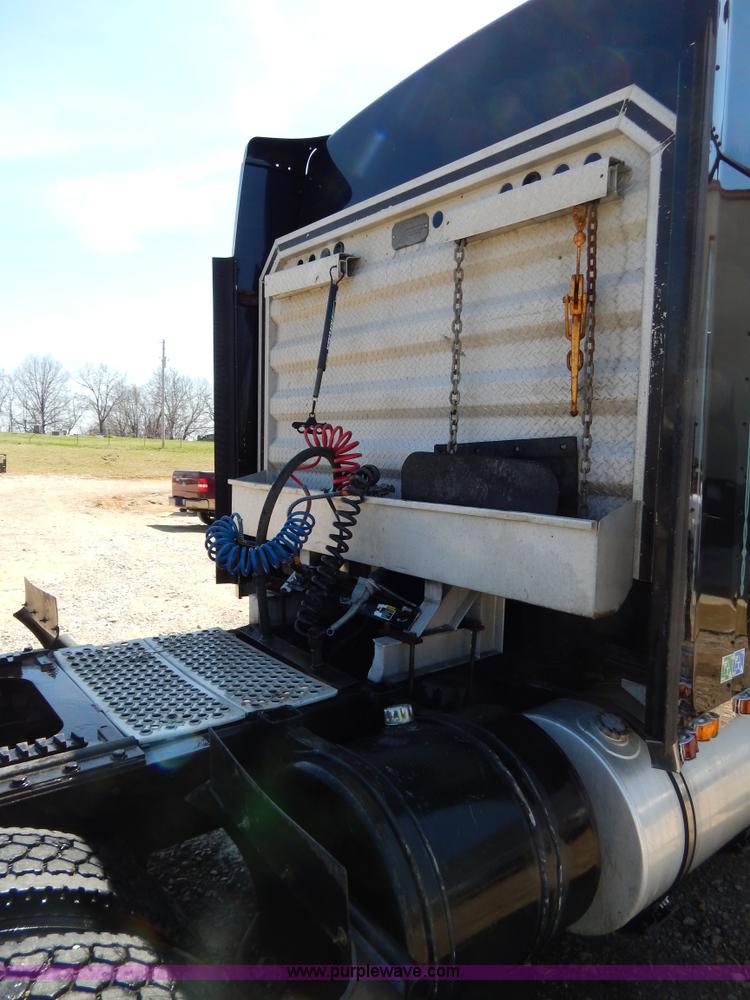 image for item H3459 1999 Kenworth W900 semi truck