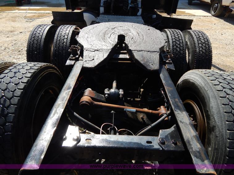 image for item H3459 1999 Kenworth W900 semi truck