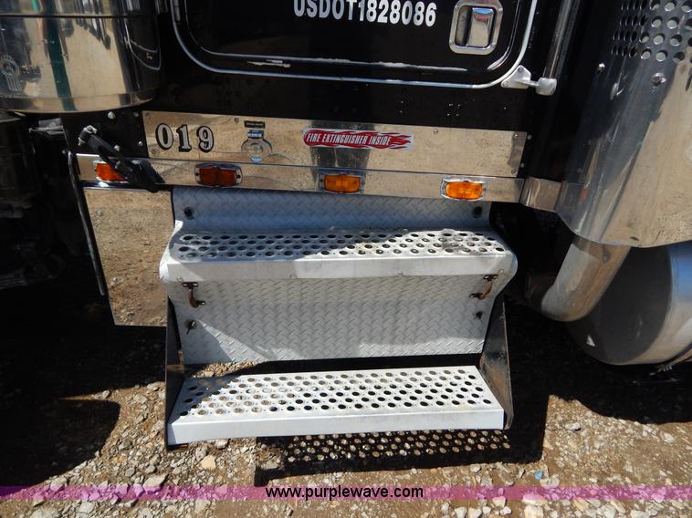 image for item H3459 1999 Kenworth W900 semi truck