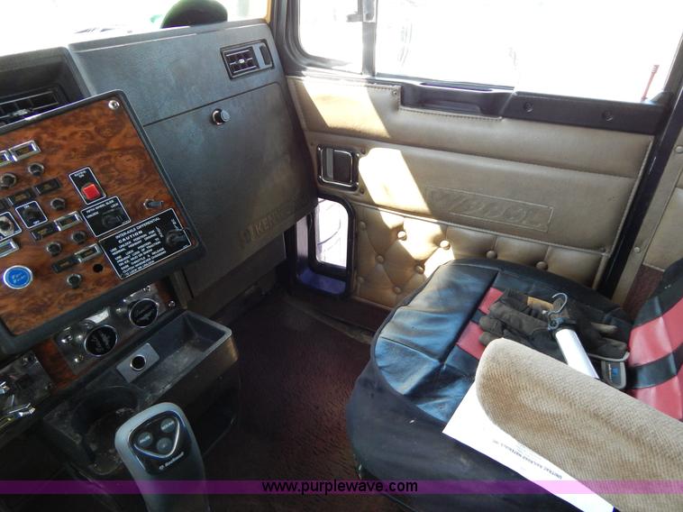 image for item H3459 1999 Kenworth W900 semi truck