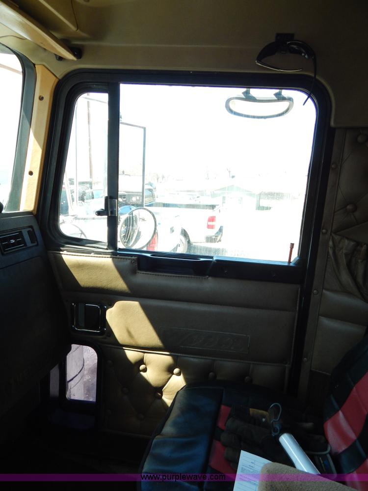 image for item H3459 1999 Kenworth W900 semi truck