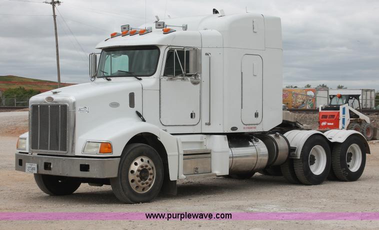 image for item H5679 1998 Peterbilt 385 semi truck