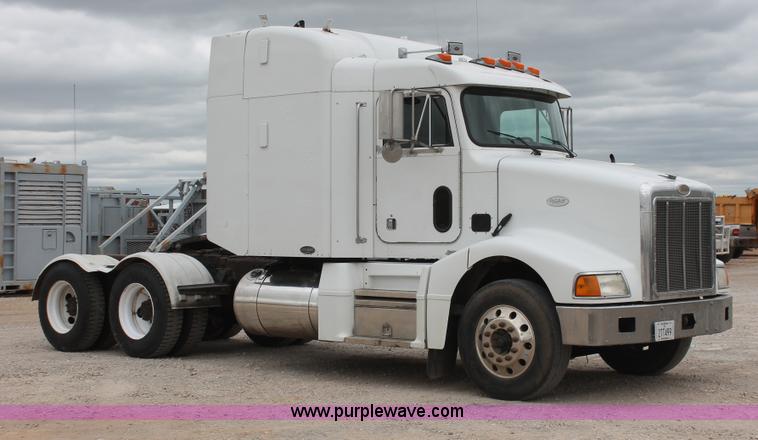 image for item H5679 1998 Peterbilt 385 semi truck