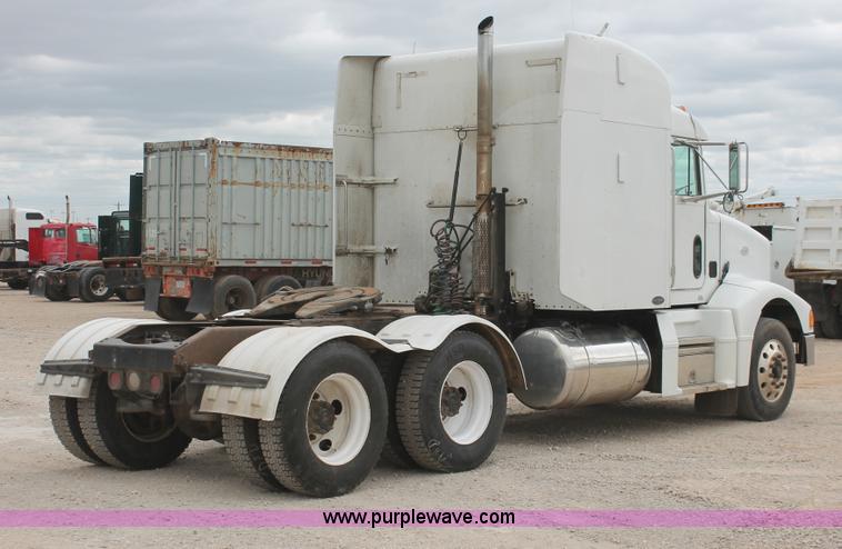 image for item H5679 1998 Peterbilt 385 semi truck