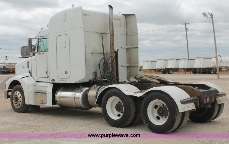 image for item H5679 1998 Peterbilt 385 semi truck