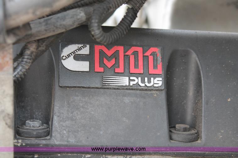 image for item H5679 1998 Peterbilt 385 semi truck