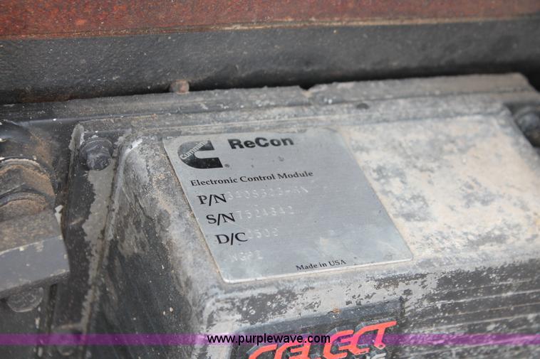 image for item H5679 1998 Peterbilt 385 semi truck