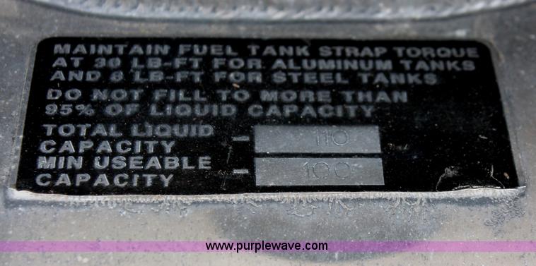 image for item H5679 1998 Peterbilt 385 semi truck