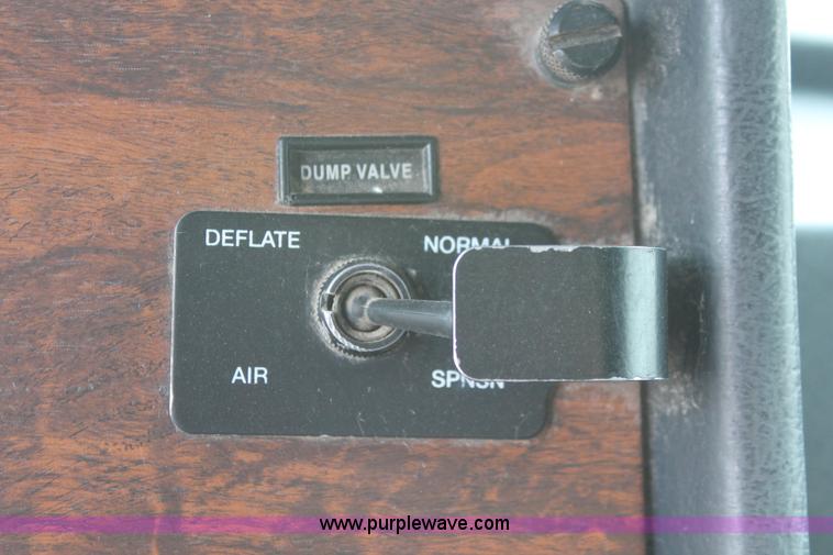 image for item H5683 2000 Peterbilt 379 semi truck