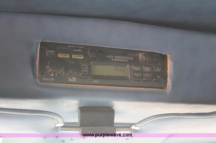 image for item H5683 2000 Peterbilt 379 semi truck