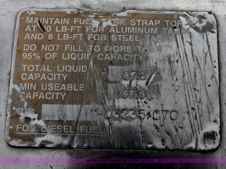 image for item H5683 2000 Peterbilt 379 semi truck