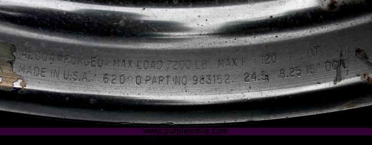 image for item H5683 2000 Peterbilt 379 semi truck