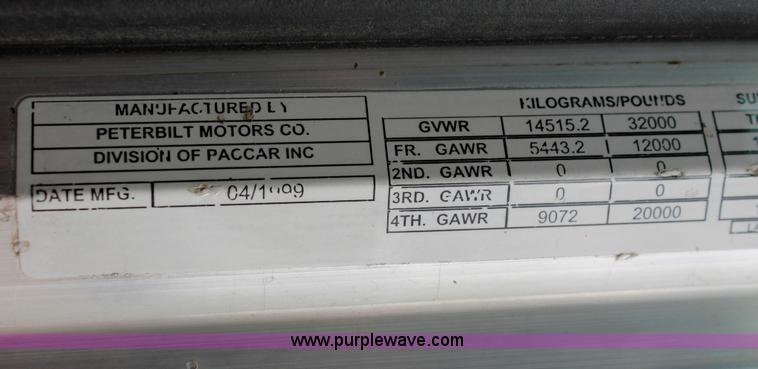 image for item H5683 2000 Peterbilt 379 semi truck