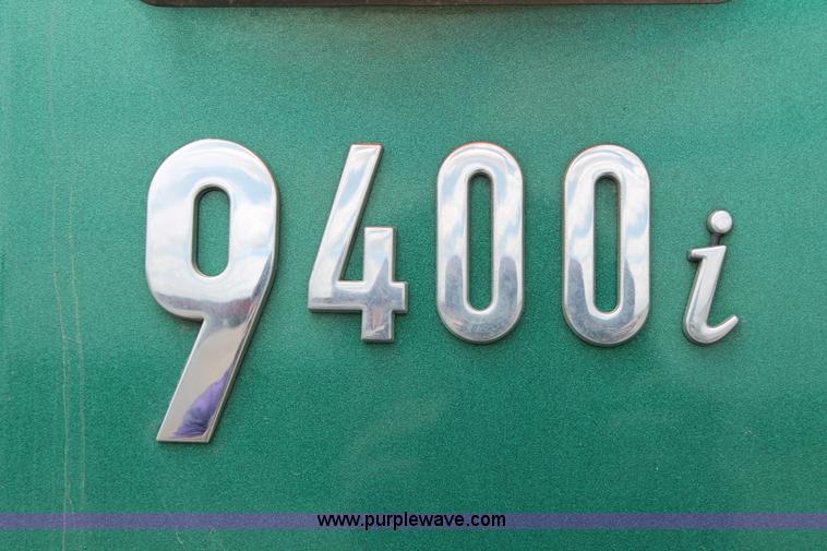 image for item H5684 2005 International 9400i semi truck