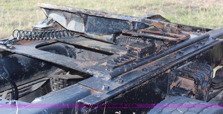 image for item H6007 1993 GMC WG64 semi truck