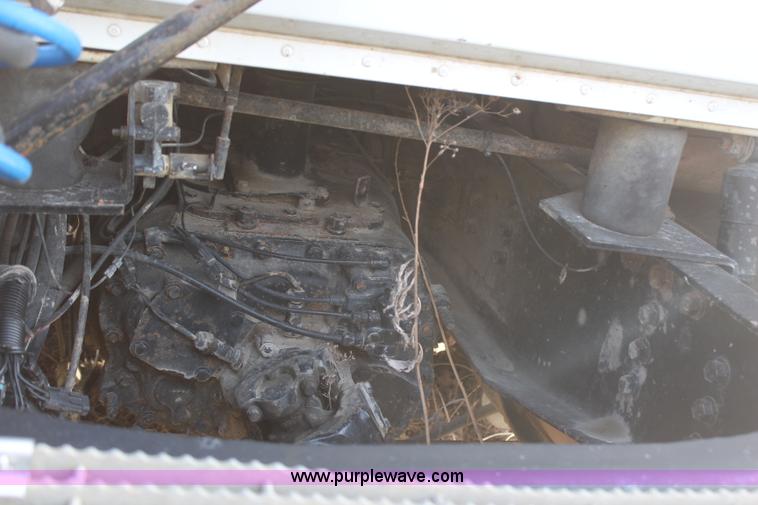 image for item H6007 1993 GMC WG64 semi truck