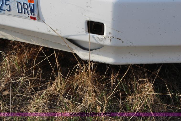 image for item H6007 1993 GMC WG64 semi truck