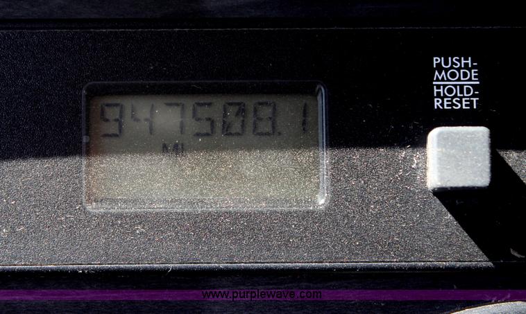 image for item H6220 2007 Freightliner Columbia semi truck