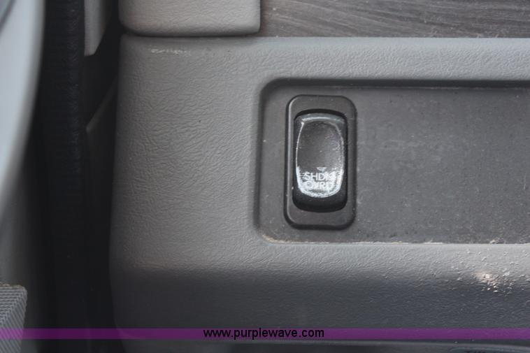 image for item H6220 2007 Freightliner Columbia semi truck