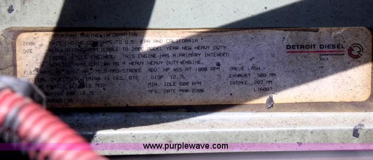 image for item H6220 2007 Freightliner Columbia semi truck