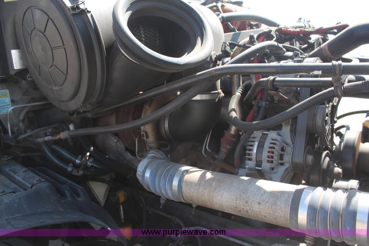 image for item H6220 2007 Freightliner Columbia semi truck