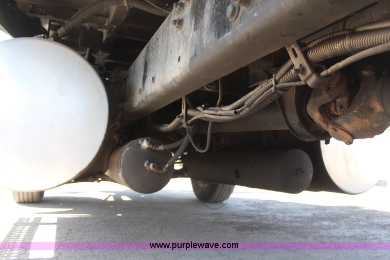 image for item H6220 2007 Freightliner Columbia semi truck