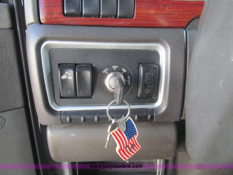 image for item I7073 2007 Kenworth T600 semi truck