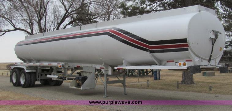 image for item I7149 1982 Fruehauf aluminum tanker trailer