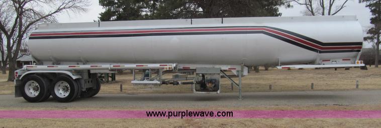 image for item I7149 1982 Fruehauf aluminum tanker trailer