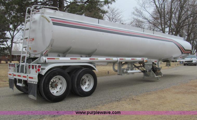 image for item I7149 1982 Fruehauf aluminum tanker trailer